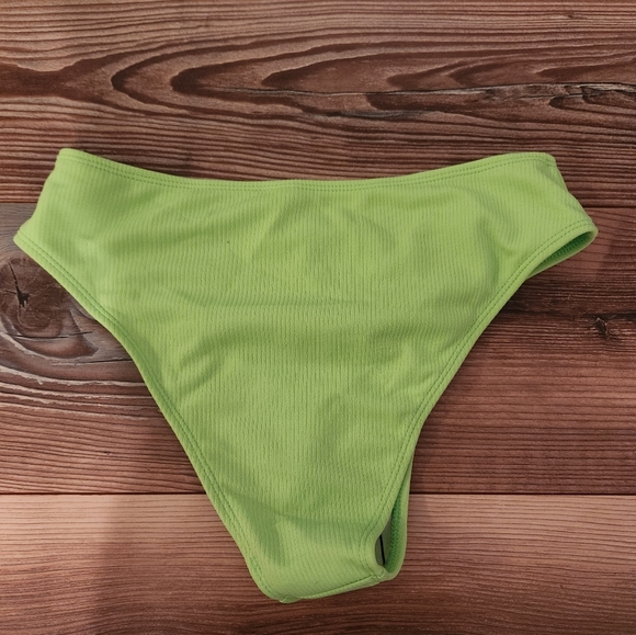 Haute Bikini Swimsuit  (NWT) Size Large - Picture 9 of 9